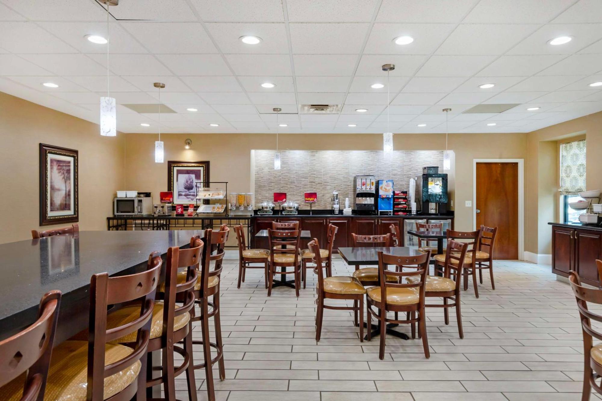 Best Western Plus Greenville South Piedmont Exterior photo